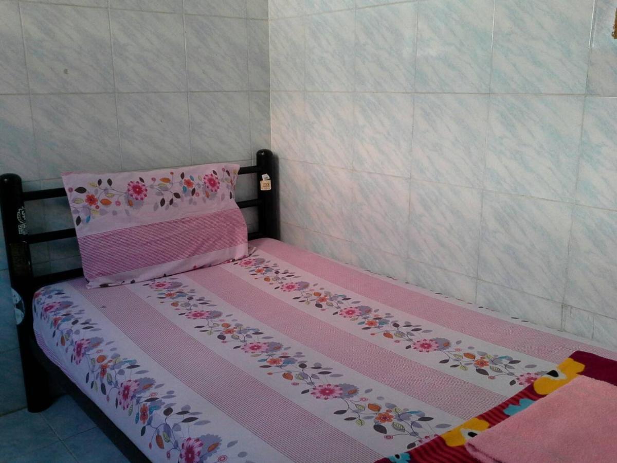 New Central Guesthouse Бангкок Экстерьер фото