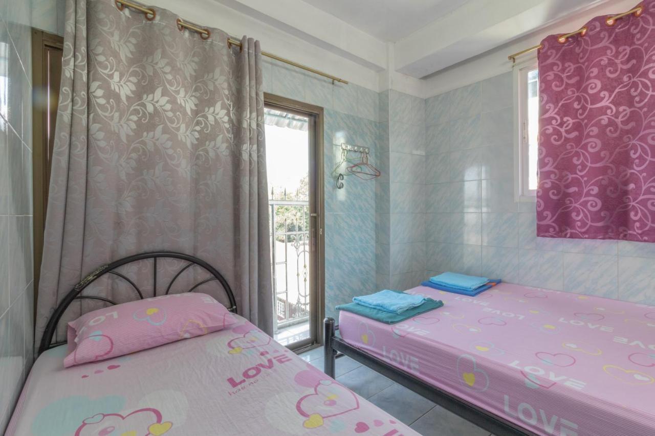 New Central Guesthouse Бангкок Экстерьер фото