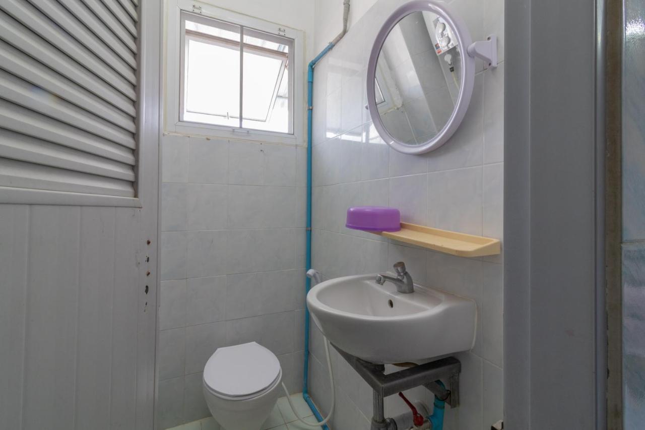 New Central Guesthouse Бангкок Экстерьер фото
